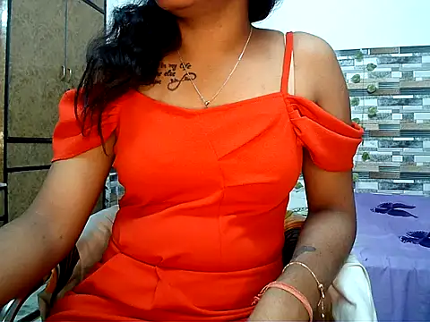 HOT AARVI11 online show from November 20, 2025, 3:45 pm