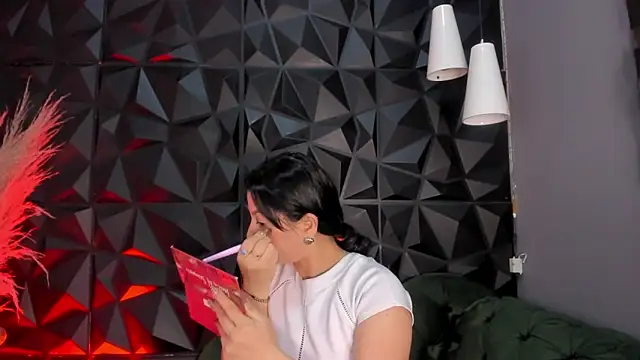 helenasaenz online show from December 16, 2025, 12:32 pm