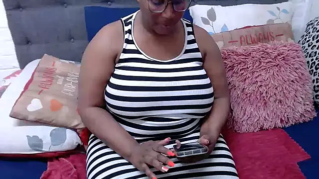 Snapshot of chockclitx5 chatting on July 12, 2026, 9:44 am chockclitx5 online show from July 12, 2026, 9:44 am