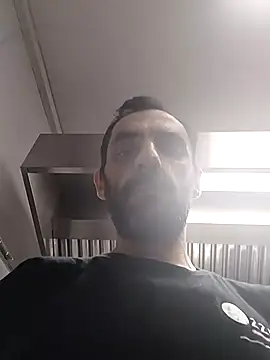 hotmen83 online show from October 25, 2025, 6:13 pm