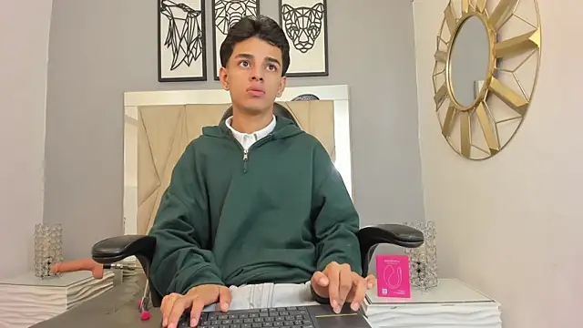 owen  johnson online show from October 24, 2025, 12:12 pm