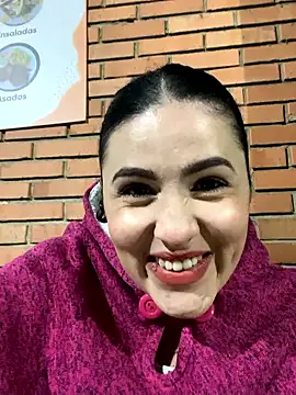 IvettSt  online show from December 18, 2025, 6:30 am