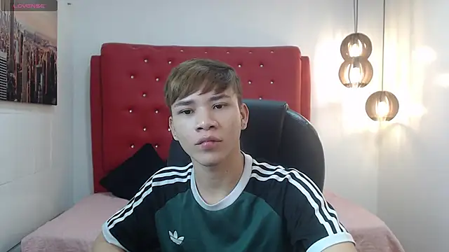 nathanclay online show from November 27, 2025, 3:41 am