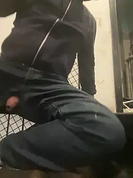 Snapshot of pervonpatrol chatting on October 13, 2025, 3:50 am pervonpatrol online show from October 13, 2025, 3:50 am