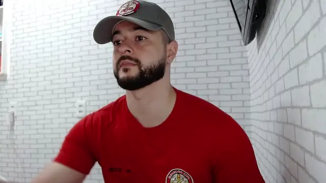 Snapshot of BombeiroHotx chatting on October 5, 2025, 3:54 pm BombeiroHotx online show from October 5, 2025, 3:54 pm