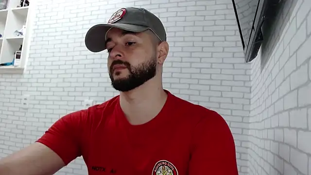 Snapshot of BombeiroHotx chatting on November 6, 2025, 11:37 pm BombeiroHotx online show from November 6, 2025, 11:37 pm