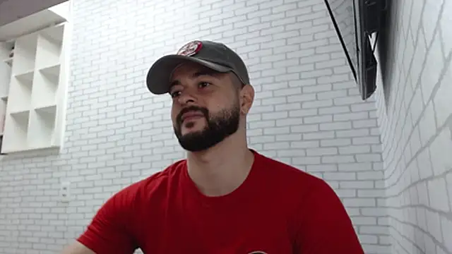 Snapshot of BombeiroHotx chatting on November 8, 2025, 8:07 pm BombeiroHotx online show from November 8, 2025, 8:07 pm