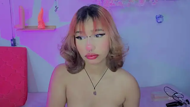 zoelight18 online show from October 23, 2025, 7:34 pm