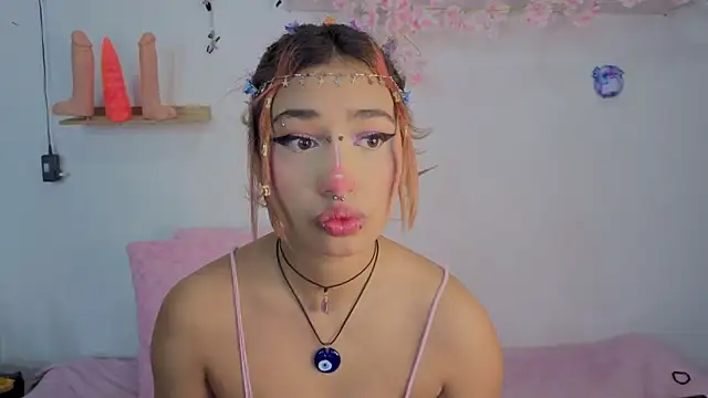 zoelight18 online show from October 25, 2025, 6:02 pm