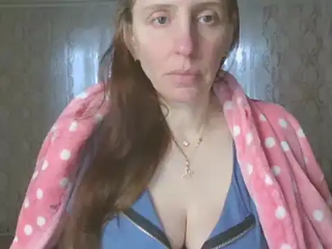 CandiCole online show from February 9, 2026, 6:28 am