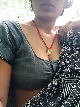 Snapshot of NEHA-DESHI999 chatting on October 21, 2025, 10:49 am NEHA-DESHI999 online show from October 21, 2025, 10:49 am