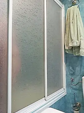 Snapshot of geli45 chatting on January 17, 2026, 12:10 pm geli45 online show from January 17, 2026, 12:10 pm