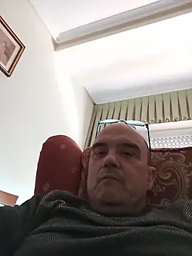 Snapshot of geli45 chatting on February 26, 2026, 1:32 pm geli45 online show from February 26, 2026, 1:32 pm