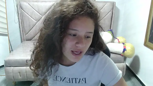 Velvet Moon V online show from October 27, 2025, 1:04 pm