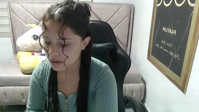 Velvet Moon V online show from November 29, 2025, 1:14 pm