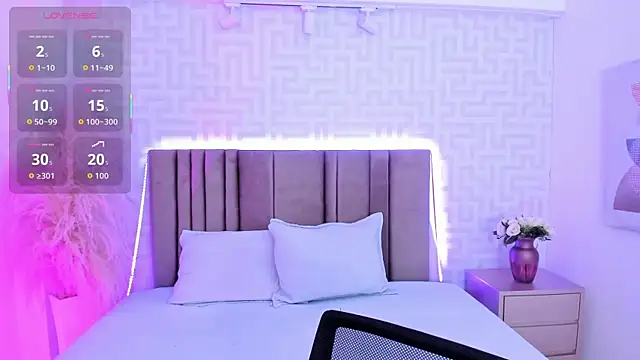 naishaa  online show from March 19, 2026, 6:34 pm