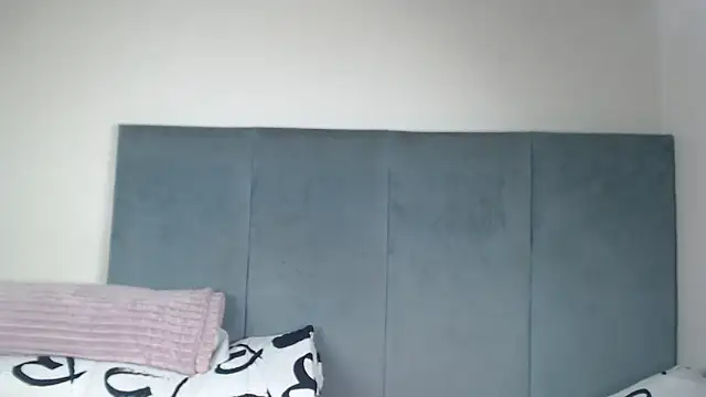 Snapshot of Jah-Queen chatting on February 11, 2026, 5:51 pm Jah-Queen online show from February 11, 2026, 5:51 pm