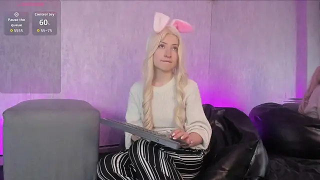 Snapshot of AriMonoban chatting on November 11, 2025, 12:16 pm AriMonoban online show from November 11, 2025, 12:16 pm