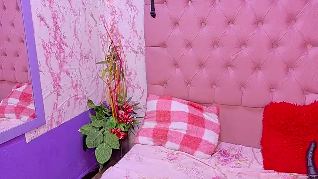 bellaseduzione online show from June 3, 2026, 2:44 pm