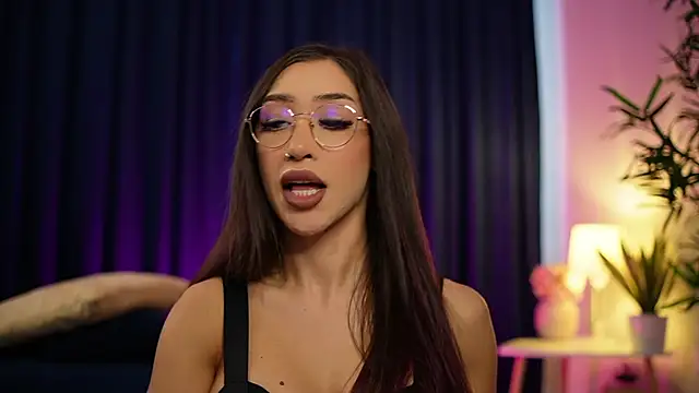 Snapshot of _ChloeLee_ chatting on September 15, 2025, 6:35 am ChloeLee online show from September 15, 2025, 6:35 am