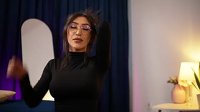 Snapshot of _ChloeLee_ chatting on November 7, 2025, 6:57 am ChloeLee online show from November 7, 2025, 6:57 am