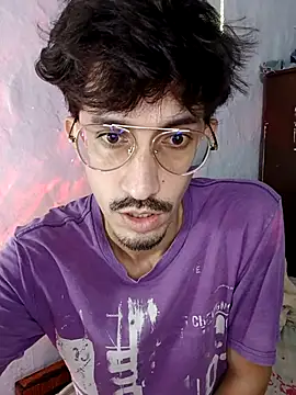 Dilanstrawberry online show from October 27, 2025, 1:09 am