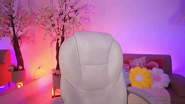 JadeSummerr online show from April 4, 2026, 11:40 am