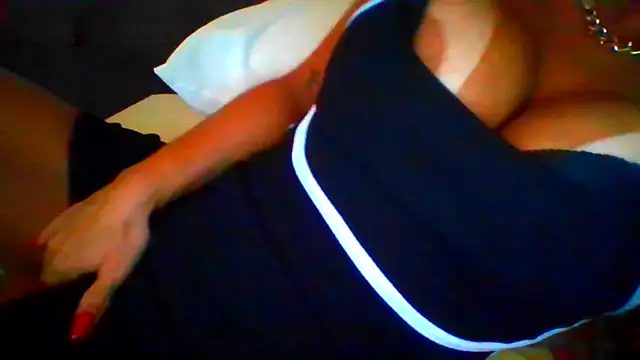 girlninf online show from December 3, 2025, 9:18 am