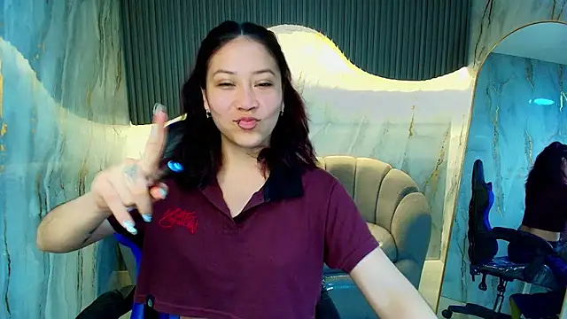 Snapshot of valentina_r_ chatting on December 18, 2025, 3:12 am valentina r online show from December 18, 2025, 3:12 am