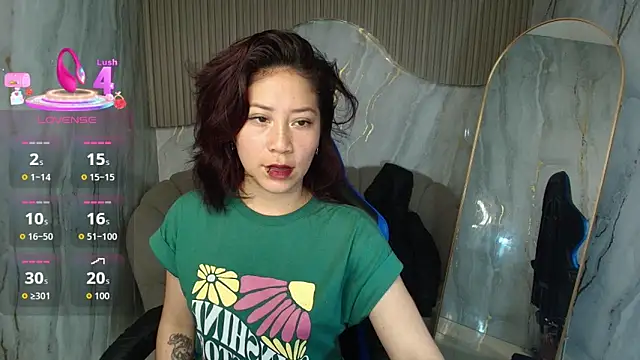 Snapshot of valentina_r_ chatting on December 22, 2025, 3:14 am valentina r online show from December 22, 2025, 3:14 am