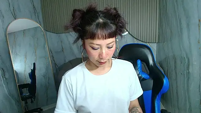 Snapshot of valentina_r_ chatting on January 11, 2026, 2:49 am valentina r online show from January 11, 2026, 2:49 am