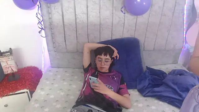 Snapshot of katalinathxandbritney1 chatting on February 18, 2026, 4:19 am katalinathxandbritney1 online show from February 18, 2026, 4:19 am