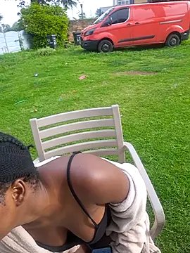 SweetHoney21  online show from December 18, 2025, 5:35 am