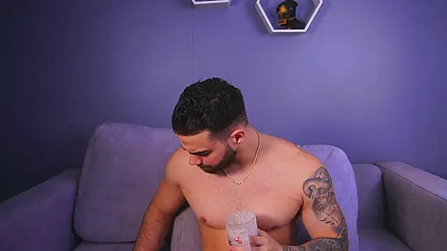 Paul Phoenix online show from November 7, 2025, 6:19 pm