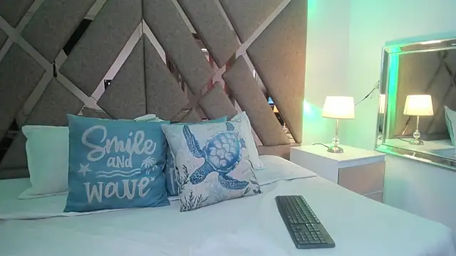 BelhaLawuo online show from November 5, 2025, 8:42 pm