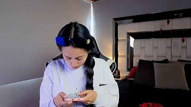 Adhara7 online show from February 25, 2026, 8:18 pm