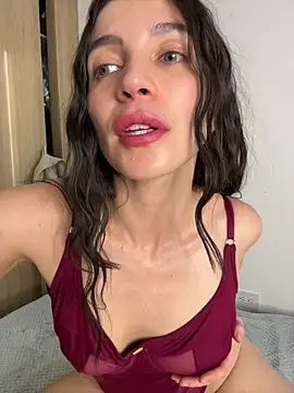 karinasantos  online show from May 22, 2026, 10:15 pm