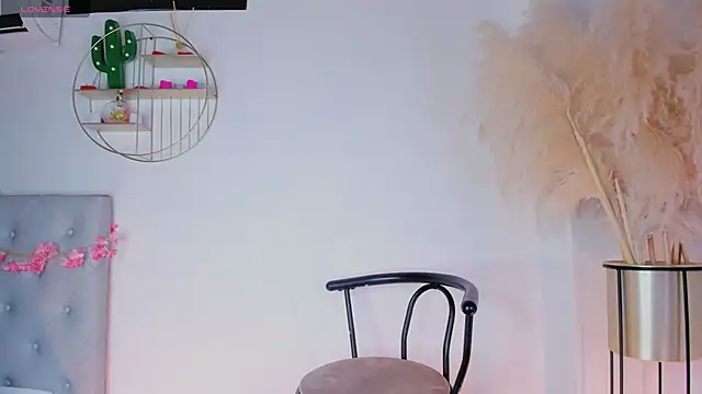 MartinnaGreco online show from April 10, 2026, 8:57 pm