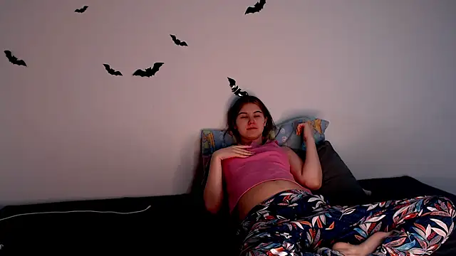 litle owl online show from November 3, 2025, 2:51 pm