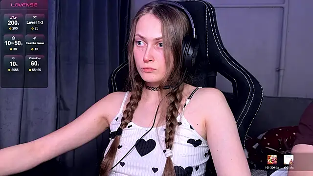 cutemilana sexwife online show from February 4, 2026, 9:20 pm