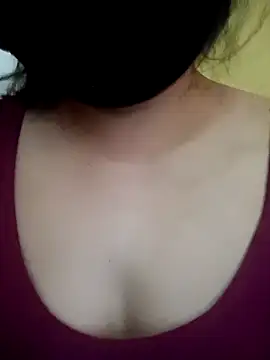 babyjunee12 online show from March 6, 2026, 8:11 am