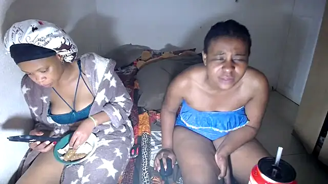 EbonyEssence online show from April 12, 2026, 8:25 pm