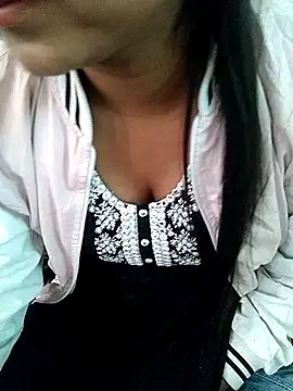 Kavya Rathore online show from November 29, 2025, 4:37 am