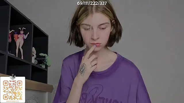 Snapshot of bertamimi chatting on September 22, 2025, 6:32 pm bertamimi online show from September 22, 2025, 6:32 pm