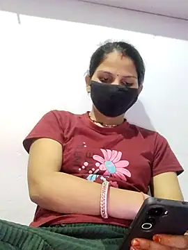 poojam93 online show from October 27, 2025, 2:10 pm