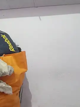 poojam93 online show from October 29, 2025, 2:14 am