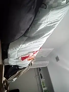 sarahkat86 online show from February 28, 2026, 11:06 pm