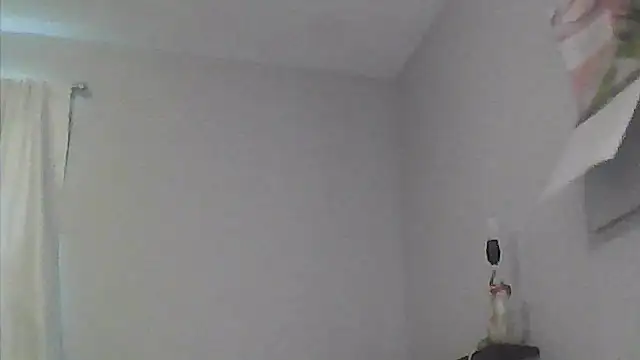 sarahkat86 online show from April 5, 2026, 11:02 pm