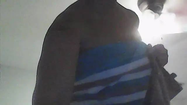 sarahkat86 online show from April 7, 2026, 11:04 pm