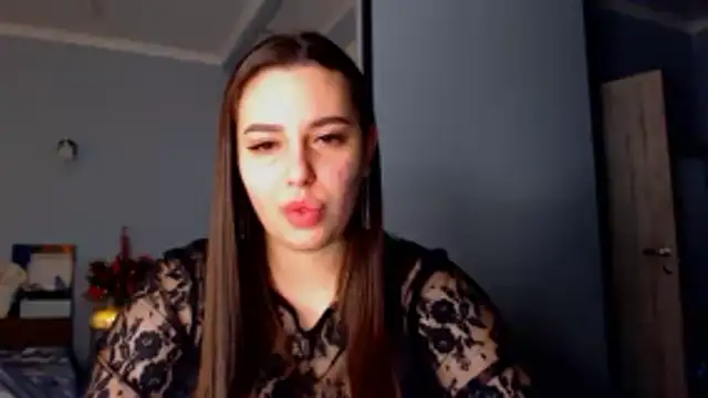 NikiWhite online show from December 22, 2025, 6:21 am